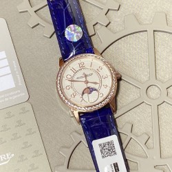 实拍 v18出品 狠货来袭 石英最高版本积家 约会大师系列  最新日月星辰  烤蓝针 表盘：立体太阳纹路、镶钻表盘、台湾厂立体数字真！太阳月亮浮现出立体效果！壳套：珠宝镶钻表壳、316L精钢、深度防水！玻璃：采用蓝宝石水晶表镜针：瑞士进口烤蓝色针表带：美洲鳄鱼皮表带尺寸：直径33mm，厚度8.5mm机芯：瑞士进口机芯瑞士质量保证零0⃣️返修 深度防水！