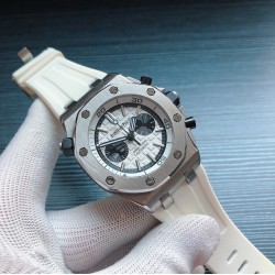男款⌚️品牌：爱彼-AP皇家橡树  五针多功能男士石英腕表，高级蓝宝石镜面，全自动进口多功能计时跑秒石英机芯，走时稳定0时差 配备顶级316L精钢钢壳，原装天然橡胶表带，搭配原装扣 尺寸43mm，三杰精心推荐男士多功能计时跑秒石英腕表 SJ为你精心打造超真实实物图拍摄 让你超真实实物图体验