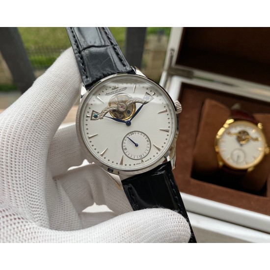 积家 Jaeger Lecoultre 大师系列,精品男士腕表,多功能设计,技艺精湛,独具匠心,尊贵大气,绅士风范。采用全自动机械机芯,顶级316精钢表壳,进口小牛皮表带,矿物质超强镜面,尺寸43-13 积家 Jaeger Lecoultre 大师系列,精品男士腕表,多功能设计,技艺精湛,独具匠心,尊贵大气,绅士风范。采用全自动机械机芯,顶级316精钢表壳,进口小牛皮表带,矿物质超强镜面,尺寸43-13