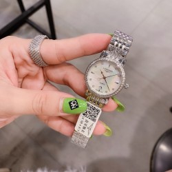 爆款浪琴女表316精钢表带 进口石英机芯（精准）耐磨蓝光玻璃。尺寸：女直径30mm厚10mm