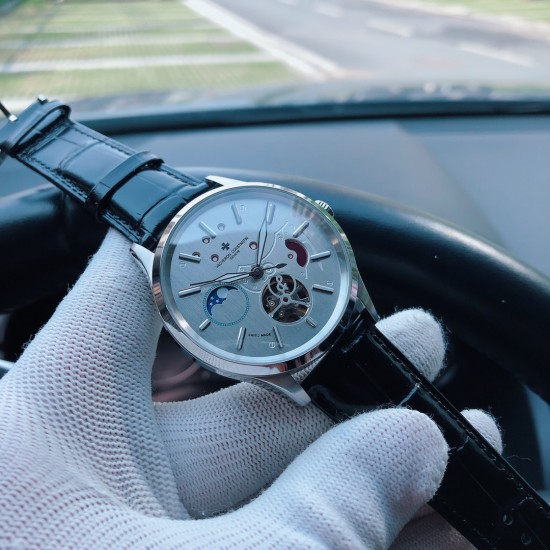 SJ出品 品牌:江诗丹顿༶VacheronConstantinv Z2 款式:尊贵绅士潮男腕表༶机械尺寸:43mm13mm 机芯:三针飞轮月相机械镜面:矿物质水晶玻璃材料:316精钢表扣:折叠扣 精致打造 三杰完美呈现༶精品力推༶欢迎转载 SJ为你精心挑选超真实男士机械腕表 SJ出品 品牌:江诗丹顿༶VacheronConstantinv Z2 款式:尊贵绅士潮男腕表༶机械尺寸:43mm13mm 机芯:三针飞轮月相机械镜面:矿物质水晶玻璃材料:316精钢表扣:折叠扣 精致打造 三杰完美呈现༶精品力推༶欢迎转载 SJ为你精心挑选超真实男士机械腕表