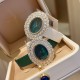 伯爵-PIAGET 全新高级珠宝系列,18K白金.玫瑰金,镶饰两圈马眼型切割美钻一圈22颗(约3.84克拉)-共44颗高级珠宝制作的一大挑战;钻石散发的耀眼光芒,皮带采用轻柔的缎面材质,与钻石造型形成优雅对比。原装尺寸31 X37 mm 伯爵-PIAGET 全新高级珠宝系列,18K白金.玫瑰金,镶饰两圈马眼型切割美钻一圈22颗(约3.84克拉)-共44颗高级珠宝制作的一大挑战;钻石散发的耀眼光芒,皮带采用轻柔的缎面材质,与钻石造型形成优雅对比。原装尺寸31 X37 mm