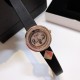 伯爵-PIAGET POSSESSION 系列,全新高级珠宝系列,18K白金镶钻,旋转式表圈,镶嵌37颗圆型美钻,寓意着时来运转,富贵逼人,采用轻柔的缎面材质皮带,与钻石散发的耀眼光芒造型形成优雅对比。Piageet 以逾百年的奢华珠宝腕间闪耀之作铺镶满钻的字面 挑战美学工艺的界限 独特大胆的创意风格与凝练腕间的璀璨美学,正待 与您邂逅。尺寸29X6.8mm「MX实拍」 伯爵-PIAGET POSSESSION 系列,全新高级珠宝系列,18K白金镶钻,旋转式表圈,镶嵌37颗圆型美钻,寓意着时来运转,富贵逼人,采用轻柔的缎面材质皮带,与钻石散发的耀眼光芒造型形成优雅对比。Piageet 以逾百年的奢华珠宝腕间闪耀之作铺镶满钻的字面 挑战美学工艺的界限 独特大胆的创意风格与凝练腕间的璀璨美学,正待 与您邂逅。尺寸29X6.8mm「MX实拍」