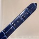 实拍 最新伯爵 限量款 璀璨星夜 Piaget Limelingt Gala腕表腕表以砂金石表盘搭配同款蓝色皮革表带,将璨夜星河定格腕间。以浩瀚苍穹中璀璨渺远的星宿,演绎细腻无穷无尽的爱意!铺镶耀眼美钻 表圈 表耳在伯爵标志性的69型表壳,倍添迷人气质!尺寸:32mm。认准HBBv7商标独家拍摄细节。 实拍 最新伯爵 限量款 璀璨星夜 Piaget Limelingt Gala腕表腕表以砂金石表盘搭配同款蓝色皮革表带,将璨夜星河定格腕间。以浩瀚苍穹中璀璨渺远的星宿,演绎细腻无穷无尽的爱意!铺镶耀眼美钻 表圈 表耳在伯爵标志性的69型表壳,倍添迷人气质!尺寸:32mm。认准HBBv7商标独家拍摄细节。