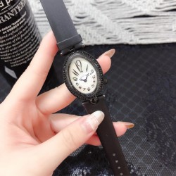 2019新款Breguet-宝玑那不勒斯皇后系列！  史上最强最美 绝对值得拥有的一款 拱桥弧形、表盘用天然白色珍珠母贝 阿拉伯数字时符 经典的蓝钢宝玑指针，完美复刻 那不勒斯皇后款 绝对的女神气质名媛款 最重要的是百搭得来不失少女心 必入款❗带上一秒变女神，各种派对，晚会，聚会，约会，发布会，让你BlingBling