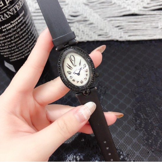 2019新款Breguet-宝玑那不勒斯皇后系列! 史上最强最美 绝对值得拥有的一款 拱桥弧形、表盘用天然白色珍珠母贝 阿拉伯数字时符 经典的蓝钢宝玑指针,完美复刻 那不勒斯皇后款 绝对的女神气质名媛款 最重要的是百搭得来不失少女心 必入款❗带上一秒变女神,各种派对,晚会,聚会,约会,发布会,让你BlingBling 2019新款Breguet-宝玑那不勒斯皇后系列! 史上最强最美 绝对值得拥有的一款 拱桥弧形、表盘用天然白色珍珠母贝 阿拉伯数字时符 经典的蓝钢宝玑指针,完美复刻 那不勒斯皇后款 绝对的女神气质名媛款 最重要的是百搭得来不失少女心 必入款❗带上一秒变女神,各种派对,晚会,聚会,约会,发布会,让你BlingBling