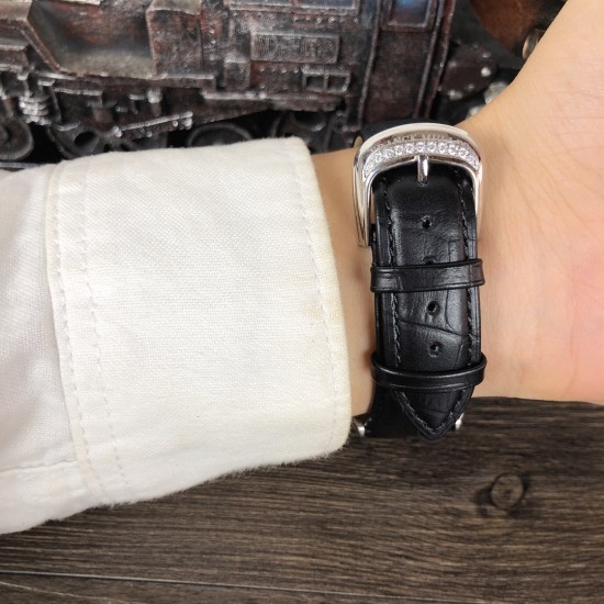 法兰克 穆勒Franck Muller 全新满天星系列⚓️搭载进口日本西铁城机械机芯⚙️18K电镀工艺意大利双面小牛皮原装针扣酒桶形拱桥状精钢表壳⚫️手工全镶嵌施华洛水晶钻 高贵霸气尺寸43*55mm高尚的艺术 精湛的工艺 一经发布 无不轰动 法兰克 穆勒Franck Muller 全新满天星系列⚓️搭载进口日本西铁城机械机芯⚙️18K电镀工艺意大利双面小牛皮原装针扣酒桶形拱桥状精钢表壳⚫️手工全镶嵌施华洛水晶钻 高贵霸气尺寸43*55mm高尚的艺术 精湛的工艺 一经发布 无不轰动