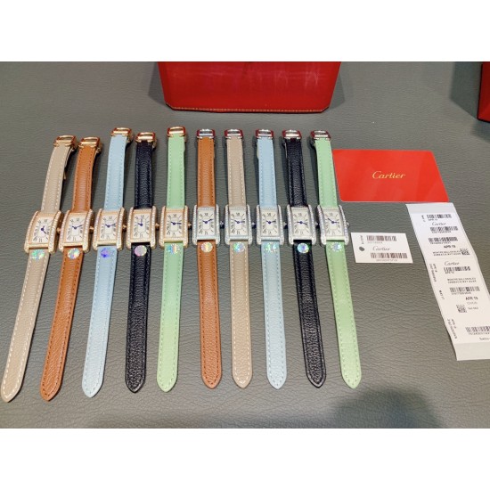 卡地亚-美国坦克-Cartier Tank Amricaine腕表,小号表款,三码合一。采用蓝宝水石晶镜面,瑞士石英机芯。原版开模,精钢表壳,八角形表冠,镶嵌一颗合成蓝色尖晶石,镀银表盘,剑形蓝钢指针,搭配原装光面折叠表扣,采用进口多色小牛皮。腕大表器优雅,深行受家青睐。表壳尺寸:34.80 x 19.00毫米。 卡地亚-美国坦克-Cartier Tank Amricaine腕表,小号表款,三码合一。采用蓝宝水石晶镜面,瑞士石英机芯。原版开模,精钢表壳,八角形表冠,镶嵌一颗合成蓝色尖晶石,镀银表盘,剑形蓝钢指针,搭配原装光面折叠表扣,采用进口多色小牛皮。腕大表器优雅,深行受家青睐。表壳尺寸:34.80 x 19.00毫米。