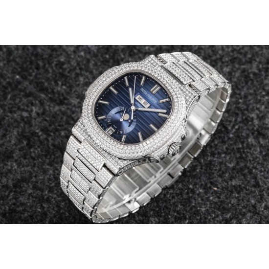 R8 2021年度新品发布, Patek Philippe 百达翡丽运动优雅满天星系列5726/1A-014腕表(鹦鹉螺) 316L精钢镶钻表链表壳,将璀璨的钻石镶嵌入腕间时计,勾人心魂,给阳刚硬朗的运动风格增加了璀璨夺目的光芒,指针、时标刻度覆超强夜光在黑夜为您指引方向,表盘镶嵌施华洛世奇美钻,附月相、日期显示为你呈现满天繁星,搭载定制324 S QA LU 24H/303自动机械(背透机芯),为您的时间保驾护航,尺寸:40.5毫米。 R8 2021年度新品发布, Patek Philippe 百达翡丽运动优雅满天星系列5726/1A-014腕表(鹦鹉螺) 316L精钢镶钻表链表壳,将璀璨的钻石镶嵌入腕间时计,勾人心魂,给阳刚硬朗的运动风格增加了璀璨夺目的光芒,指针、时标刻度覆超强夜光在黑夜为您指引方向,表盘镶嵌施华洛世奇美钻,附月相、日期显示为你呈现满天繁星,搭载定制324 S QA LU 24H/303自动机械(背透机芯),为您的时间保驾护航,尺寸:40.5毫米。