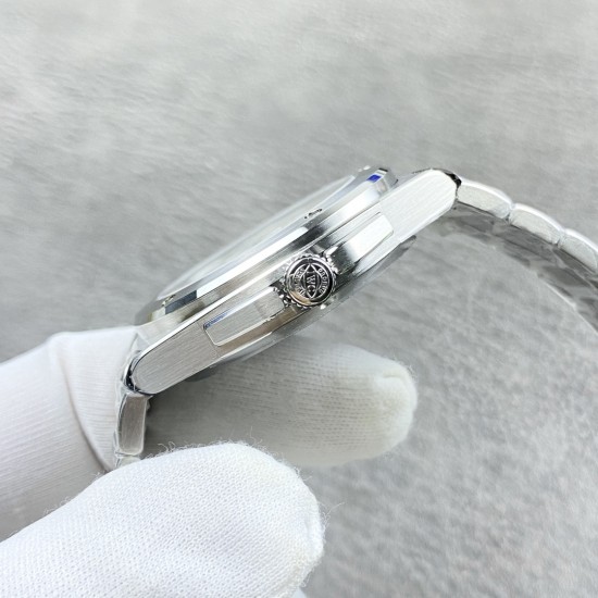 (严选)万国IWC 万国 工程师自动腕表40重磅亮相。表壳与表链经多层次拉丝工艺,抛光和缎面处理,表圈通过五颗多边形螺丝固定于表壳衬圈,并采用棋盘式表盘设计,盘面的网格图案,由冲压制作后做镀锌处理,配备一体式“H”型链节表链,直径40mm厚度10.8与正品一致,质感拉满,人体工程学设计,使其佩戴感更加舒适,客户定制的瑞士sw300原装全自动机械机芯,内置防磁软铁装置,保护腕表不受磁力干扰,为走时精准保驾护航,真正诠释了何为顶级复刻艺术,精益求精!v7厂出品,出货实拍 (严选)万国IWC 万国 工程师自动腕表40重磅亮相。表壳与表链经多层次拉丝工艺,抛光和缎面处理,表圈通过五颗多边形螺丝固定于表壳衬圈,并采用棋盘式表盘设计,盘面的网格图案,由冲压制作后做镀锌处理,配备一体式“H”型链节表链,直径40mm厚度10.8与正品一致,质感拉满,人体工程学设计,使其佩戴感更加舒适,客户定制的瑞士sw300原装全自动机械机芯,内置防磁软铁装置,保护腕表不受磁力干扰,为走时精准保驾护航,真正诠释了何为顶级复刻艺术,精益求精!v7厂出品,出货实拍