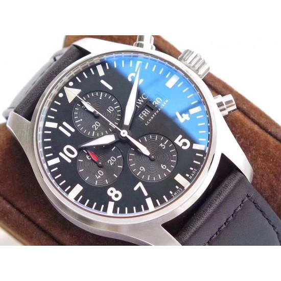ZF出品 IWC 万国 3777飞行员计时系列,机芯同步原装,表针尾部微微弯曲,双面防眩晕蓝色镀膜。成就此非凡经典!腕表尺寸43mmX15mm! ZF出品 IWC 万国 3777飞行员计时系列,机芯同步原装,表针尾部微微弯曲,双面防眩晕蓝色镀膜。成就此非凡经典!腕表尺寸43mmX15mm!
