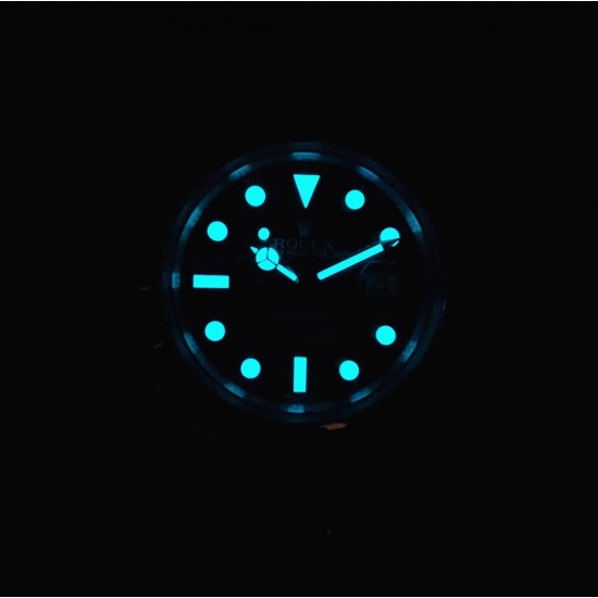 ROLEX Submarine 水鬼钻石系列 3135机芯 ROLEX劳力士SUB水鬼系列不断提高复刻效果,精钢不断改进的钻研精神,特别是五大神器的业界认可,目前销量一直成上升趋势!尺寸:40mm表镜:抗刮损蓝水晶玻璃,防反光凸透式放大日历窗!表壳:上链表冠,旋入式三扣锁三重防水系统!机芯:Cal.3135自动机械机芯!表带:蚝式三节表链!表扣:折叠扣,超强夜光,防水大于100米!SF出品 附带全套原版配置包括(保修卡 正品说明书) ROLEX Submarine 水鬼钻石系列 3135机芯 ROLEX劳力士SUB水鬼系列不断提高复刻效果,精钢不断改进的钻研精神,特别是五大神器的业界认可,目前销量一直成上升趋势!尺寸:40mm表镜:抗刮损蓝水晶玻璃,防反光凸透式放大日历窗!表壳:上链表冠,旋入式三扣锁三重防水系统!机芯:Cal.3135自动机械机芯!表带:蚝式三节表链!表扣:折叠扣,超强夜光,防水大于100米!SF出品 附带全套原版配置包括(保修卡 正品说明书)