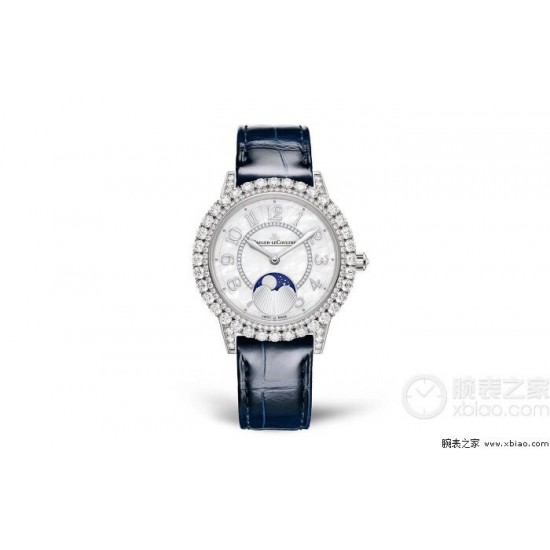 实拍 积家-Jaeger-LeCoultre DAZZLING RENDEZ- VOUS MOON约会系列月相珠宝腕表月之女神,是浪漫与柔美的象征,她掌管着大自然中的潮起潮落和季节更替,是艺术家与诗人们的灵感源泉,在温润莹亮的白色珍珠母贝映衬下,晶莹璀璨的钻石散发出夜空般的静谧之美,表圈镶嵌108颗 钻石,组成两个环绕表壳的同心圆。由36颗以爪镶工艺镶嵌的 钻石组成的外圈,为光芒闪耀的表圈营造出轻盈美妙的质感,尺寸36mm的精钢表壳搭配进口瑞士石英,采用蓝宝石水晶玻璃。 实拍 积家-Jaeger-LeCoultre DAZZLING RENDEZ- VOUS MOON约会系列月相珠宝腕表月之女神,是浪漫与柔美的象征,她掌管着大自然中的潮起潮落和季节更替,是艺术家与诗人们的灵感源泉,在温润莹亮的白色珍珠母贝映衬下,晶莹璀璨的钻石散发出夜空般的静谧之美,表圈镶嵌108颗 钻石,组成两个环绕表壳的同心圆。由36颗以爪镶工艺镶嵌的 钻石组成的外圈,为光芒闪耀的表圈营造出轻盈美妙的质感,尺寸36mm的精钢表壳搭配进口瑞士石英,采用蓝宝石水晶玻璃。