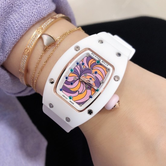 最新理查珐琅棉花糖理查德米勒 RichardMille 珐琅棉花糖 最新爆款 bon bon系列最稀有的作品!克服传统工艺打破模式!钟表最受尊敬的技术之一。不是所有人的嫁妆,棉花糖运动曲线和颜色,它们是诱人的。有了理查德米勒,实现了把棉花糖戴在你的手腕上!白色陶瓷加上黄粉绿搪瓷表盘,RM-07柔和的颜色创造了一个组合...甜蜜!糖果店的一次旅行,一个让人难以置信的艺术品。你会戴上它吗? 最新理查珐琅棉花糖理查德米勒 RichardMille 珐琅棉花糖 最新爆款 bon bon系列最稀有的作品!克服传统工艺打破模式!钟表最受尊敬的技术之一。不是所有人的嫁妆,棉花糖运动曲线和颜色,它们是诱人的。有了理查德米勒,实现了把棉花糖戴在你的手腕上!白色陶瓷加上黄粉绿搪瓷表盘,RM-07柔和的颜色创造了一个组合...甜蜜!糖果店的一次旅行,一个让人难以置信的艺术品。你会戴上它吗?