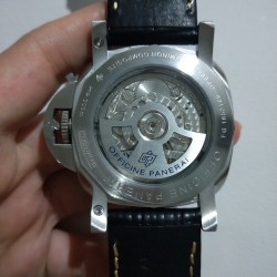 沛纳海热卖款男士机械表，型号:PAM 001537，系列:LUMINOR 1950系列，尺寸:直径44mm,厚度15mm，表壳:精钢316L白壳，玻璃:高硬度矿物质玻璃，表带:黑色真皮表带，机芯:海鸥全自动动能显示机芯！ 品质卓越，魅力呈现，欢迎转载