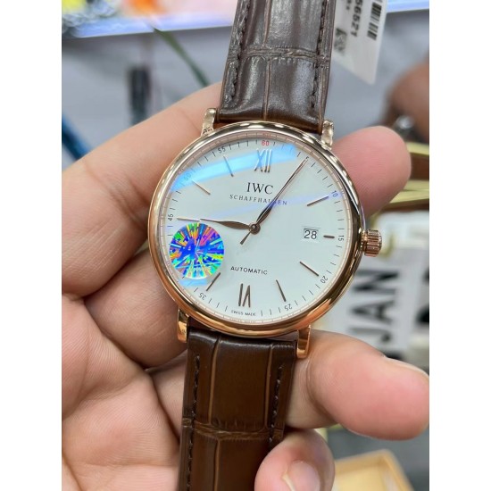 IWC 万国 波涛菲诺 系列!316L精钢表壳顶级打磨,表耳R弧度同步原装够大,线条更优美,表壳与底盖衔接完美,定制日历字体及粗细 绅士商务休闲首选! IWC 万国 波涛菲诺 系列!316L精钢表壳顶级打磨,表耳R弧度同步原装够大,线条更优美,表壳与底盖衔接完美,定制日历字体及粗细 绅士商务休闲首选!