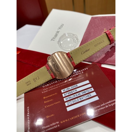 最新配色“草莓粉” 卡地亚新款白气球系列,44颗小钻 18k金电镀 蓝宝石水晶玻璃镜面 粉红色鳄鱼皮表带更衬玫瑰金的光泽,精致耐看,表盘尺寸30,不大不小的尺寸,适合大部分美女,剑形镀金指针 4点钟位置镶嵌施华洛世奇明亮式切割圆钻 支持专柜对比,送礼首选,非人为损坏免费保修。 最新配色“草莓粉” 卡地亚新款白气球系列,44颗小钻 18k金电镀 蓝宝石水晶玻璃镜面 粉红色鳄鱼皮表带更衬玫瑰金的光泽,精致耐看,表盘尺寸30,不大不小的尺寸,适合大部分美女,剑形镀金指针 4点钟位置镶嵌施华洛世奇明亮式切割圆钻 支持专柜对比,送礼首选,非人为损坏免费保修。