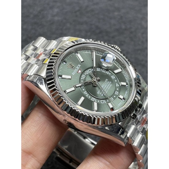 新配色 ROLEX 劳力士 纵航者型Sky-Dweller原装尺寸腹刻抄写 表耳钢印俱全 参数:搭载JP改9001机芯 振频:21800每小时 尺寸:42mm,夜光:超强冰蓝夜光! 新配色 ROLEX 劳力士 纵航者型Sky-Dweller原装尺寸腹刻抄写 表耳钢印俱全 参数:搭载JP改9001机芯 振频:21800每小时 尺寸:42mm,夜光:超强冰蓝夜光!