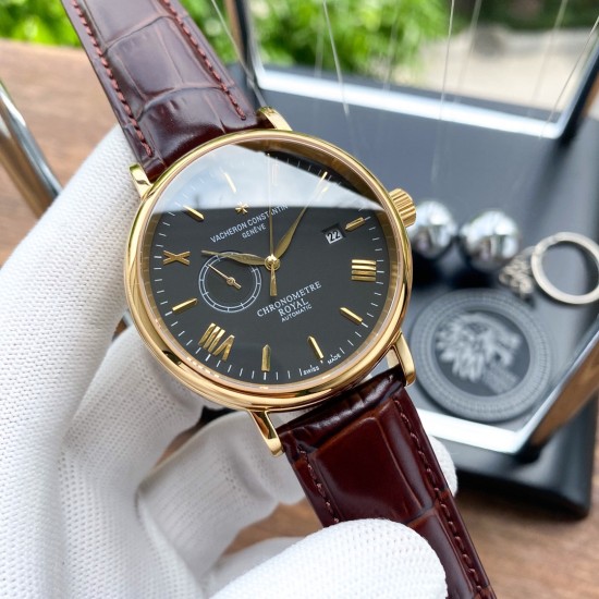 实物拍摄品牌：江诗丹顿 -Vacheron Constantin  类型：[酷]男士腕表表壳：316精钢（做工优质）表带：进口真牛皮/原装针扣机芯：进口西铁城8215全自动机械机芯（走时稳定）玻璃：高级强化镀膜镜面尺寸：直径40mm，厚度12.5mm