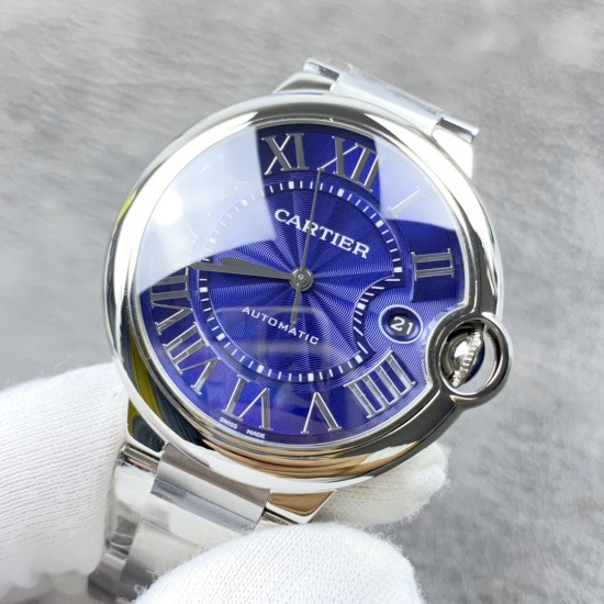 (严选)卡地亚蓝气球 CARTIER BallonBleu全新快拆版本,专柜同步!40mm直径!客户定制的瑞士eta2824机芯,重金打造新款钢带,最新版本!亮点1️⃣钢带皮带不采用任何工具徒手️一健拆卸.机芯摆频每小时28800次,动力持久,走时更加抗震防磁,精准稳定,亮点2⃣️把头居中,手感顺滑。用紫外线照射把头宝石会变红色,和原装一致,五层鱼眼蓝宝石玻璃,淬火烧钢蓝时分秒针,亮点3⃣️40MM厚度与原装基本保持一致。表壳每个部件都采用CNC雕刻而成,工艺细腻光滑。ch 厂出品,出货实拍 (严选)卡地亚蓝气球 CARTIER BallonBleu全新快拆版本,专柜同步!40mm直径!客户定制的瑞士eta2824机芯,重金打造新款钢带,最新版本!亮点1️⃣钢带皮带不采用任何工具徒手️一健拆卸.机芯摆频每小时28800次,动力持久,走时更加抗震防磁,精准稳定,亮点2⃣️把头居中,手感顺滑。用紫外线照射把头宝石会变红色,和原装一致,五层鱼眼蓝宝石玻璃,淬火烧钢蓝时分秒针,亮点3⃣️40MM厚度与原装基本保持一致。表壳每个部件都采用CNC雕刻而成,工艺细腻光滑。ch 厂出品,出货实拍