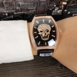 法兰克 穆勒Franck Muller 全新满天星系列⚓️搭载进口日本西铁城机械机芯⚙️意大利双面小牛皮原装针扣酒桶形拱桥状精钢表壳⚫️手工全镶嵌施华洛水晶钻 高贵霸气尺寸43*55mm高尚的艺术 精湛的工艺 一经发布 无不轰动