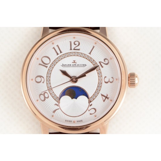 JL Factory最新力作 原版复刻 Jaeger-LeCoultre☘️积家Rendez-VousMoon月相腕表女神必备腕表,精钢/玫瑰金表壳,直径34mm,功能:日历.昼夜星晨,时分秒显示功能,功能与专柜一致,镶钻表圈,蓝宝石水晶表镜表背,银色玑镂表盘,精钢/玫瑰金指针,搭载925A/1自动上链机芯,动力存储40小时,防水50米。JL匠心之作 值得你品鉴! JL Factory最新力作 原版复刻 Jaeger-LeCoultre☘️积家Rendez-VousMoon月相腕表女神必备腕表,精钢/玫瑰金表壳,直径34mm,功能:日历.昼夜星晨,时分秒显示功能,功能与专柜一致,镶钻表圈,蓝宝石水晶表镜表背,银色玑镂表盘,精钢/玫瑰金指针,搭载925A/1自动上链机芯,动力存储40小时,防水50米。JL匠心之作 值得你品鉴!
