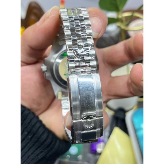 “百事圈” ROLEX 劳力士 GMT格林尼治型 尺寸40mm!精钢表壳表链,蓝宝石镜面,超级夜光,双向陶瓷旋转表圈,原装折叠扣! “百事圈” ROLEX 劳力士 GMT格林尼治型 尺寸40mm!精钢表壳表链,蓝宝石镜面,超级夜光,双向陶瓷旋转表圈,原装折叠扣!