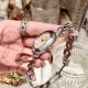 卡地亚-Cartier 镂空托月盘的卡地亚沙特限量版,相信懂表的老玩家们都清楚,先有他的雏形后才有那万人空巷的蓝气球的诞生 表盘直径——30mm 前沿~佛系XX厂家走访瑞士民间收藏坊才淘到这难得的限量版宝贝,一比一重新开模定制,最大限度的还原臻品 表壳三件套都与正品通用,整表厚度7.5mm,玻璃3点位月牙斜度是cnc雕刻,并非用模具压制 卡地亚-Cartier 镂空托月盘的卡地亚沙特限量版,相信懂表的老玩家们都清楚,先有他的雏形后才有那万人空巷的蓝气球的诞生 表盘直径——30mm 前沿~佛系XX厂家走访瑞士民间收藏坊才淘到这难得的限量版宝贝,一比一重新开模定制,最大限度的还原臻品 表壳三件套都与正品通用,整表厚度7.5mm,玻璃3点位月牙斜度是cnc雕刻,并非用模具压制