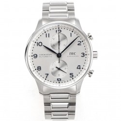 V6S新品，IWC万国表为其经典全新葡萄牙系列计时腕表推出首款精钢表链款式。IWC万国表首次为这款经典时计系列腕表配备精钢表链，令IWC万国表葡萄牙系列计时腕表更添几分灵活随性。表链经过抛光与拉丝工艺修饰，精密入微，优美雅致；蝴蝶式折叠表扣赋予其符合人体工学的贴心设计，细腻贴合手腕，佩戴无比舒适。配备精钢表链的全新表款采用精钢表壳，腕表内部搭载IWC万国表自制69355型计时机芯，坚固而精准，采用经典导柱轮设计，透过蓝宝石玻璃表背可纵览机芯风采。高效双向棘爪上链系统提供46小时动力储备。