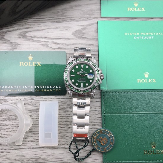 ROLEX Submarine 水鬼钻石系列 3135机芯 ROLEX劳力士SUB水鬼系列不断提高复刻效果,精钢不断改进的钻研精神,特别是五大神器的业界认可,目前销量一直成上升趋势!尺寸:40mm表镜:抗刮损蓝水晶玻璃,防反光凸透式放大日历窗!表壳:上链表冠,旋入式三扣锁三重防水系统!机芯:Cal.3135自动机械机芯!表带:蚝式三节表链!表扣:折叠扣,超强夜光,防水大于100米!SF出品 附带全套原版配置包括(保修卡 正品说明书) ROLEX Submarine 水鬼钻石系列 3135机芯 ROLEX劳力士SUB水鬼系列不断提高复刻效果,精钢不断改进的钻研精神,特别是五大神器的业界认可,目前销量一直成上升趋势!尺寸:40mm表镜:抗刮损蓝水晶玻璃,防反光凸透式放大日历窗!表壳:上链表冠,旋入式三扣锁三重防水系统!机芯:Cal.3135自动机械机芯!表带:蚝式三节表链!表扣:折叠扣,超强夜光,防水大于100米!SF出品 附带全套原版配置包括(保修卡 正品说明书)