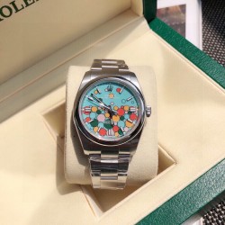 ROLEX 劳力士  蚝式恒动型 超卓性能，高效稳定，三格链节舒适度极佳，圆拱型外圈搭配上对版的彩色表盘，非常独特的设计，在光线下会有一种莹润，透亮的感觉# 字体样式 模具均选与ROLEX相同字体，防刮损蓝宝石玻璃镜面，旋入式表冠，双扣锁双重防水！表扣内侧外侧图标细节同原版激光雕刻工艺，瑞士冰蓝色棒状时标夜光！