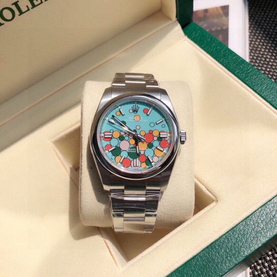 ROLEX 劳力士 蚝式恒动型 超卓性能,高效稳定,三格链节舒适度极佳,圆拱型外圈搭配上对版的彩色表盘,非常独特的设计,在光线下会有一种莹润,透亮的感觉# 字体样式 模具均选与ROLEX相同字体,防刮损蓝宝石玻璃镜面,旋入式表冠,双扣锁双重防水!表扣内侧外侧图标细节同原版激光雕刻工艺,瑞士冰蓝色棒状时标夜光! ROLEX 劳力士 蚝式恒动型 超卓性能,高效稳定,三格链节舒适度极佳,圆拱型外圈搭配上对版的彩色表盘,非常独特的设计,在光线下会有一种莹润,透亮的感觉# 字体样式 模具均选与ROLEX相同字体,防刮损蓝宝石玻璃镜面,旋入式表冠,双扣锁双重防水!表扣内侧外侧图标细节同原版激光雕刻工艺,瑞士冰蓝色棒状时标夜光!
