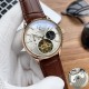 实物拍摄品牌：江诗丹顿 -Vacheron Constantin类型：[酷]男士腕表表壳：316精钢（做工优质）表带：进口真牛皮/316精钢（两种可选）机芯：高级定制全自动机械机芯（走时稳定）玻璃：高级强化镀膜镜面尺寸：直径41mm，厚度12.5mm