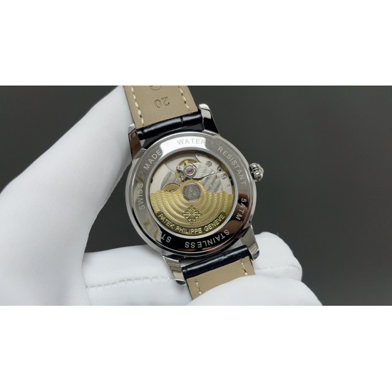 百达翡丽-PATEK PHILIPPE-火热新款式,新款锅盖,耗时长达8个月!超薄男士自动机械腕表,采用进口原装9015机芯,每小时振频28800次,零返修质量,直径40mm原装尺寸,超薄工艺8mm,锅盖玻璃材质!超强防水50米!专柜同款,一比一复刻!带上他锋芒尽显,气派不凡!耀眼光辉,永恒尊贵。⚠️请认准专业独家品质!欢迎转载 百达翡丽-PATEK PHILIPPE-火热新款式,新款锅盖,耗时长达8个月!超薄男士自动机械腕表,采用进口原装9015机芯,每小时振频28800次,零返修质量,直径40mm原装尺寸,超薄工艺8mm,锅盖玻璃材质!超强防水50米!专柜同款,一比一复刻!带上他锋芒尽显,气派不凡!耀眼光辉,永恒尊贵。⚠️请认准专业独家品质!欢迎转载
