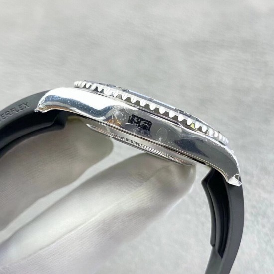 白游艇!ROLEX 劳力士 YACHT MASTER 游艇名仕型 116655 运动男表 精钢镀厚玫瑰金表壳 陶瓷表圈 可双向转动 旋入式表冠 蓝宝石镜面有日历放大镜6点位镭射皇冠防伪 橡胶表带 表带侧面有OYSTERFLEX字样雕刻 表带背面有导汗槽 Glidelock折叠保险表扣! 白游艇!ROLEX 劳力士 YACHT MASTER 游艇名仕型 116655 运动男表 精钢镀厚玫瑰金表壳 陶瓷表圈 可双向转动 旋入式表冠 蓝宝石镜面有日历放大镜6点位镭射皇冠防伪 橡胶表带 表带侧面有OYSTERFLEX字样雕刻 表带背面有导汗槽 Glidelock折叠保险表扣!