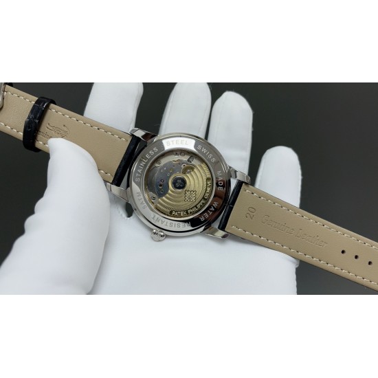 百达翡丽-PATEK PHILIPPE-火热新款式,新款锅盖,耗时长达8个月!超薄男士自动机械腕表,采用进口原装9015机芯,每小时振频28800次,零返修质量,直径40mm原装尺寸,超薄工艺8mm,锅盖玻璃材质!超强防水50米!专柜同款,一比一复刻!带上他锋芒尽显,气派不凡!耀眼光辉,永恒尊贵。⚠️请认准专业独家品质!欢迎转载 百达翡丽-PATEK PHILIPPE-火热新款式,新款锅盖,耗时长达8个月!超薄男士自动机械腕表,采用进口原装9015机芯,每小时振频28800次,零返修质量,直径40mm原装尺寸,超薄工艺8mm,锅盖玻璃材质!超强防水50米!专柜同款,一比一复刻!带上他锋芒尽显,气派不凡!耀眼光辉,永恒尊贵。⚠️请认准专业独家品质!欢迎转载