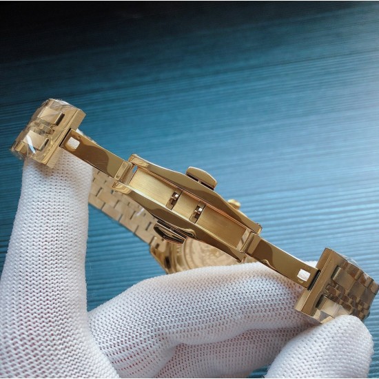 龙凤呈祥 百达翡丽-PATEK PHILIPPE B33 全球限量发售,采用新新一代8002纯进口自动机械机芯,背透雕刻龙凤设计,大方得体,独特风格,全精钢设计,超强防水,可直接佩戴游泳,41mm直径,蓝宝石玻璃镜面,表壳采用真空纳米技术电镀,质感十足,尊贵奢华,这绝对是送亲人 送朋友,送老板的最佳礼物!三杰精致推荐男士瑞士全自动机械腕表,SJ为你精心打造超真实实物图拍摄 龙凤呈祥 百达翡丽-PATEK PHILIPPE B33 全球限量发售,采用新新一代8002纯进口自动机械机芯,背透雕刻龙凤设计,大方得体,独特风格,全精钢设计,超强防水,可直接佩戴游泳,41mm直径,蓝宝石玻璃镜面,表壳采用真空纳米技术电镀,质感十足,尊贵奢华,这绝对是送亲人 送朋友,送老板的最佳礼物!三杰精致推荐男士瑞士全自动机械腕表,SJ为你精心打造超真实实物图拍摄