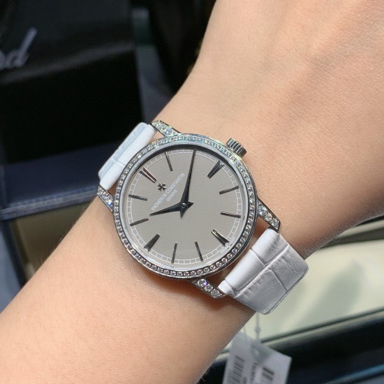 实拍2020年江诗丹顿传袭超薄系列-Vacheron Constantin 专为女神打造的,奢华时尚,采用进口316钢表壳,搭配原装进口9015机芯(0返修),天然蓝宝石玻璃镜面,直径33mm,超薄工艺7.8mm,超强防水30米,竹节纹进口小牛皮表带,一表一码。 实拍2020年江诗丹顿传袭超薄系列-Vacheron Constantin 专为女神打造的,奢华时尚,采用进口316钢表壳,搭配原装进口9015机芯(0返修),天然蓝宝石玻璃镜面,直径33mm,超薄工艺7.8mm,超强防水30米,竹节纹进口小牛皮表带,一表一码。