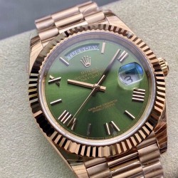 ROLEX 劳力士 星期日志型！1⃣️ 蓝宝石镜面，日历2.5倍放大镜，效果同步原版。2⃣️蚝式表壳结构，一体中层表壳，旋入式底盖及上链表冠。3⃣️结构尺寸厚度同步原装，直径40mm4⃣️搭载2836自动上链机芯，快调瞬跳星期日历、做到调时、厚度、结构同步原版。