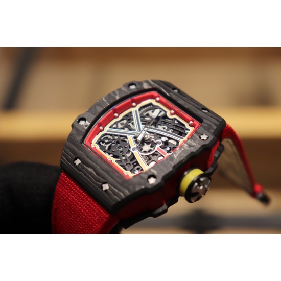 理查德米勒 Richard Mille RM67-02跳高之王冠军款 1:1精准开模 采用100%的(NTPT碳纤维/陶瓷材料)制造 形成表壳上的特殊纹理 搭载原装西铁城全自动机械机芯 摆幅28800 无论壳身大小零散小件也是精心设计 技术成熟并独具动感的线条设计优点 搭配特色尼龙表带 尺寸48X42mm!!! 理查德米勒 Richard Mille RM67-02跳高之王冠军款 1:1精准开模 采用100%的(NTPT碳纤维/陶瓷材料)制造 形成表壳上的特殊纹理 搭载原装西铁城全自动机械机芯 摆幅28800 无论壳身大小零散小件也是精心设计 技术成熟并独具动感的线条设计优点 搭配特色尼龙表带 尺寸48X42mm!!!