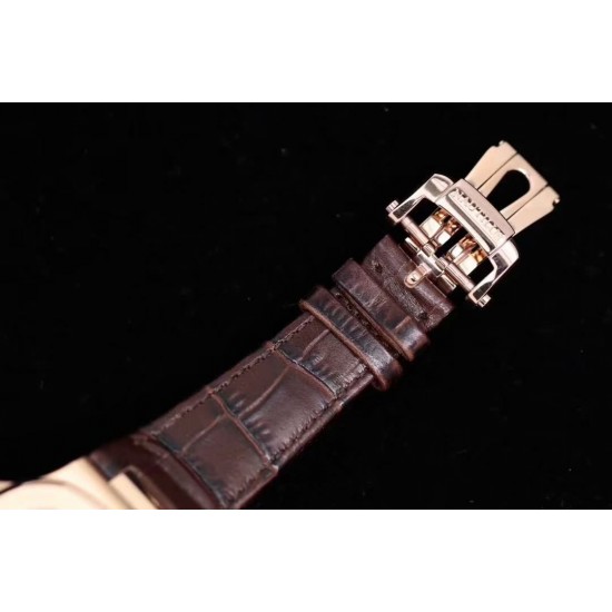 【“薄”大精深 从“芯”出发】全新升级V2版本 PATEK 。PHILPPE——鹦鹉螺5711/1A系列强势回归。1：1全新开模修正三件套壳 厚度仅9mm，修正了以往偏厚的现象，使之佩戴更贴合手腕。搭载全新定制版9015改原装CaI.324 S C洗花机芯。突破了无加夹板的情况下摆轮位置同步正品！定制级的人体工程学表带 修正了表带的铰链部分...[更多]