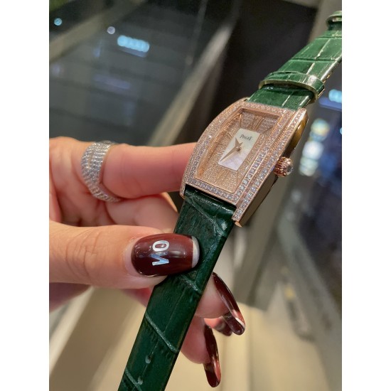 伯爵-piaget-G0A33091女士腕表，水桶形的表壳别具一格，独特的绢布表带搭配原版针扣，完美结合，尽显奢华时尚气质。原装瑞士机芯，316L精钢表壳，度18k白金和玫瑰金，尺寸27x38mm备受喜爱、值得拥有[机智][耶]实物超美