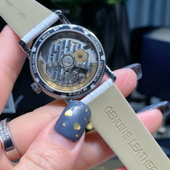 实拍2020年江诗丹顿传袭超薄系列-Vacheron Constantin 专为女神打造的,奢华时尚,采用进口316钢表壳,搭配原装进口9015机芯(0返修),天然蓝宝石玻璃镜面,直径33mm,超薄工艺7.8mm,超强防水30米,竹节纹进口小牛皮表带,一表一码。 实拍2020年江诗丹顿传袭超薄系列-Vacheron Constantin 专为女神打造的,奢华时尚,采用进口316钢表壳,搭配原装进口9015机芯(0返修),天然蓝宝石玻璃镜面,直径33mm,超薄工艺7.8mm,超强防水30米,竹节纹进口小牛皮表带,一表一码。