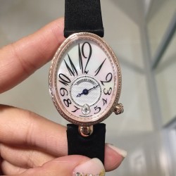 ⚠️到货啦 新版宝玑              实拍 Breguet-宝玑那不勒斯皇后系列！        史上最强最美 超薄 最新升级版本 绝对值得拥有的一款 正品一致的拉丁料绢表带 蓝宝石拱桥弧形玻璃 表盘用天然白色珍珠母贝 阿拉伯数字时符 经典的蓝钢宝玑指针 6点位设有一颗水滴形钻石  机芯是586/1自动上链机  我们一直正品完美复刻 那不勒斯皇后款 绝对的女神气质名媛款 最重要的是百搭得来不失少女心 必入款❗带上一秒变女神，各种派对，晚会，聚会，约会，发布会，让你BlingBling。