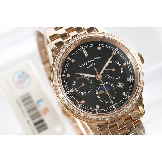 年末巨献“pp时尚新款 PATEK PHILIPPE【新年巨献 最高版本】百达翡丽超级复杂多功能系列(5721P-002)ZF厂高品质钢带款变运动系列原装9100升级版机芯。所有功能同正品(3字位月份显示 6字位24小时显示 9字位24小时和日月星辰显示),和原装一样的带水平压纹工艺,带荧光刻度 ,41mm直径。316L精钢镀金,原装进口蓝宝石水晶镜面。5721和5721P款的外钻为施华洛世奇钻,通透闪亮,气质非凡。在目前技术范畴内尽可能接近原装,此款腕表让您驾驭所有场合。 年末巨献“pp时尚新款 PATEK PHILIPPE【新年巨献 最高版本】百达翡丽超级复杂多功能系列(5721P-002)ZF厂高品质钢带款变运动系列原装9100升级版机芯。所有功能同正品(3字位月份显示 6字位24小时显示 9字位24小时和日月星辰显示),和原装一样的带水平压纹工艺,带荧光刻度 ,41mm直径。316L精钢镀金,原装进口蓝宝石水晶镜面。5721和5721P款的外钻为施华洛世奇钻,通透闪亮,气质非凡。在目前技术范畴内尽可能接近原装,此款腕表让您驾驭所有场合。