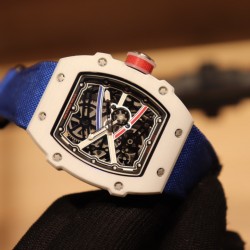 理查德米勒 Richard Mille  RM67-02跳高之王冠军款 1:1精准开模 采用100%的(NTPT碳纤维/陶瓷材料)制造 形成表壳上的特殊纹理 搭载原装西铁城全自动机械机芯 摆幅28800 无论壳身大小零散小件也是精心设计 技术成熟并独具动感的线条设计优点 搭配特色尼龙表带 尺寸48X42mm！！！