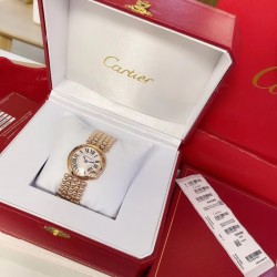★实拍 新款卡地亚BALLON BLANC DE CARTIER 女士腕表瑞士石英蓝宝石水晶玻璃表盘材质镀银阳光射线纹饰磨砂表盘 剑形镀金指针 表壳材质镶嵌明亮式切割圆钻 4时位置镶嵌明亮式切割圆钻 表径30毫米厚度8.40毫米