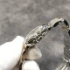卡地亚蓝气球大号 28mm女款石英!间金款!v6厂 一款深的正品精髓的一款腕表!认准细节很重要 指针是烧蓝钢指针 玻璃不单单只是蓝宝石,在这个基础上还要做折射 月牙那里还要做一个斜坡 这些都是原装才有的细节 我这里做到了 很美 很亮 专柜的品质 有钢带和牛皮以及鳄鱼皮 三种皮可供选择 出货实拍 卡地亚蓝气球大号 28mm女款石英!间金款!v6厂 一款深的正品精髓的一款腕表!认准细节很重要 指针是烧蓝钢指针 玻璃不单单只是蓝宝石,在这个基础上还要做折射 月牙那里还要做一个斜坡 这些都是原装才有的细节 我这里做到了 很美 很亮 专柜的品质 有钢带和牛皮以及鳄鱼皮 三种皮可供选择 出货实拍