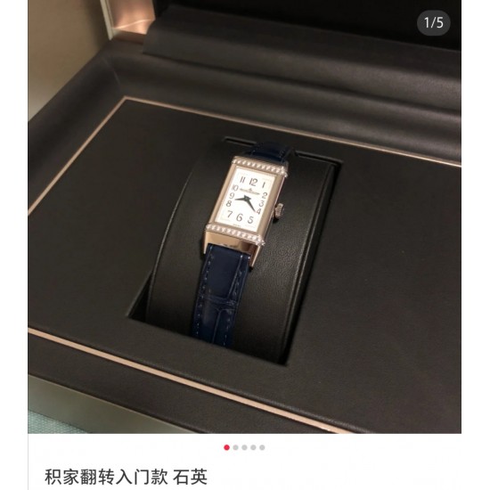 实拍 积家Jaeger Revers one一号翻转腕表 !翻转真的是好看到爆炸积家翻转系列3288420 !低调有历史底蕴!尺寸40.1*20独具一格,进口朗达机芯稳定持久,烧钢蓝指针芳泽无加,午夜蓝色的小牛皮如精灵般俏皮可爱 ,加上原装表扣独特100%的还原度。优雅的气质,精致的翻转结构,精美的做工,腕间璀璨美钻照亮倾心时刻,会让佩戴者赏心悦目,爱不释手。2020大旱望云,愿所有的美好都能如期而至。认准实拍细节!小红书爆款推荐! 实拍 积家Jaeger Revers one一号翻转腕表 !翻转真的是好看到爆炸积家翻转系列3288420 !低调有历史底蕴!尺寸40.1*20独具一格,进口朗达机芯稳定持久,烧钢蓝指针芳泽无加,午夜蓝色的小牛皮如精灵般俏皮可爱 ,加上原装表扣独特100%的还原度。优雅的气质,精致的翻转结构,精美的做工,腕间璀璨美钻照亮倾心时刻,会让佩戴者赏心悦目,爱不释手。2020大旱望云,愿所有的美好都能如期而至。认准实拍细节!小红书爆款推荐!