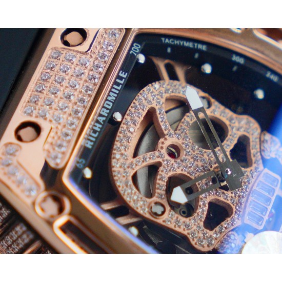 理查德米勒 RICHARD MILLE 最新升級特别版 抛光亮壳 让你体验最亮鬼头 带出最经典的RM052鬼头经典传奇 永不落后 镂空骷髅头腕表.骷髅头轮廓突出,造型霸气不羁,具有震撼人心的魅力。搭配艳耀色彩的真皮轻便表带,更拉风,更前卫。缤纷盛夏,换上短袖T恤的你,腕间搭上鲜艳的表款,是不是很吸睛?尺寸43x50mm ⚠️请认准独家品质 理查德米勒 RICHARD MILLE 最新升級特别版 抛光亮壳 让你体验最亮鬼头 带出最经典的RM052鬼头经典传奇 永不落后 镂空骷髅头腕表.骷髅头轮廓突出,造型霸气不羁,具有震撼人心的魅力。搭配艳耀色彩的真皮轻便表带,更拉风,更前卫。缤纷盛夏,换上短袖T恤的你,腕间搭上鲜艳的表款,是不是很吸睛?尺寸43x50mm ⚠️请认准独家品质